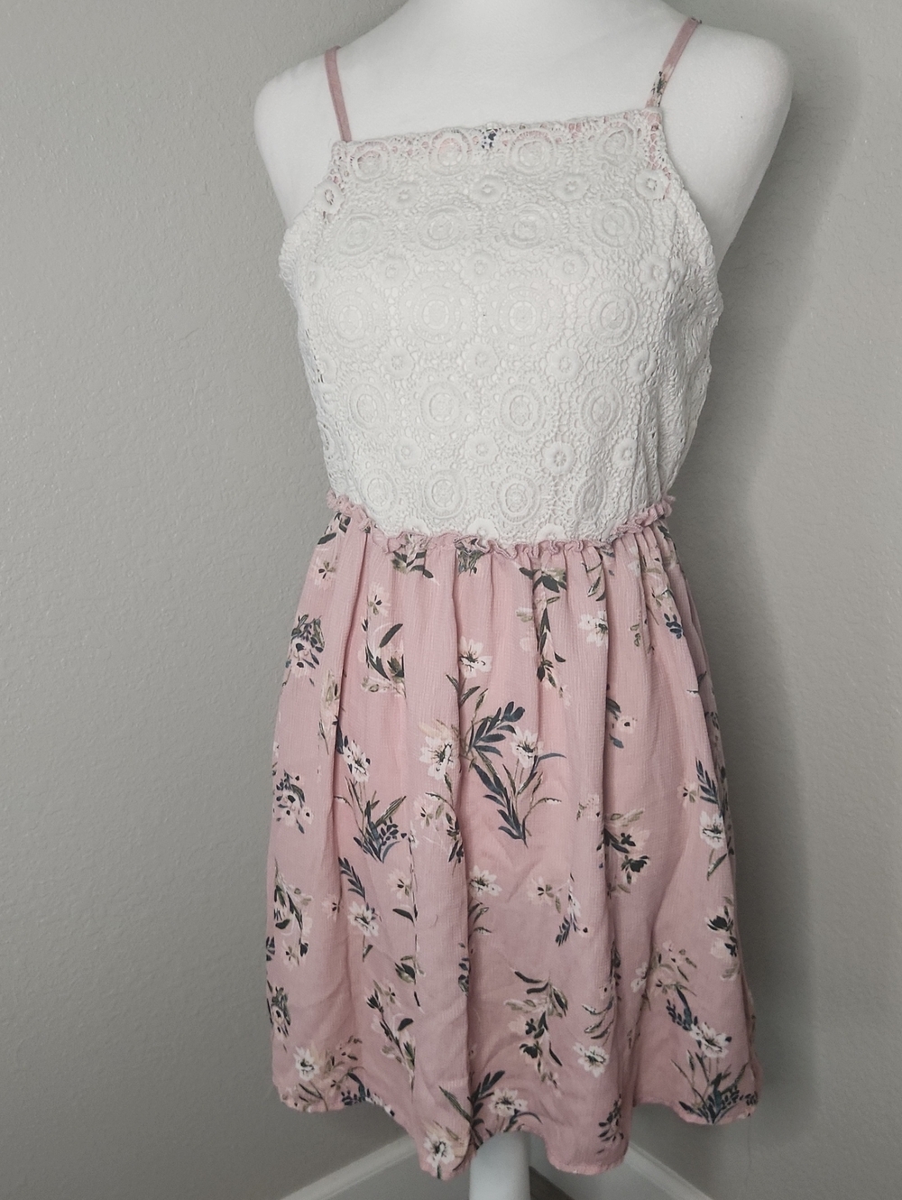 Xhilaration White Lace Top Pink Floral Sundress